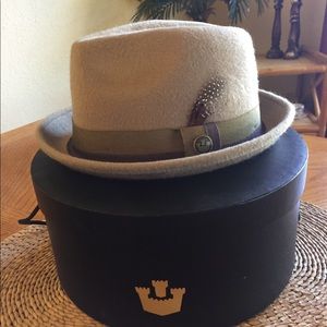 Meet your Posher, Eileen